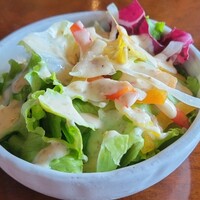 横浜瀬里奈 ステーキドーム - ランチセットのサラダ