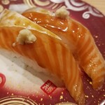 回転寿し トリトン - 熟成とろサーモン。
