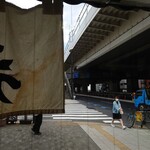 加賀 - 甲州街道とオペラ通りの角。