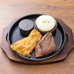 검은 털 일본소 쇠고기 스테이크 100g & 비단 닭 스테이크 150g