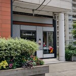 La Brianza - 久しぶりの日差しが戻った日に。空って青かったのよね〜と思ってしまうほど雨続きでしたね9月の始まりから前日まで。