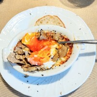 La Brianza - トリュフグラタンピエモンテ風サマートリュフ。黄身色濃い田中農園さんの健康玉子が味わいも濃く、ソースやチーズ、香ばしい香りとトリュフにベストマッチング♪