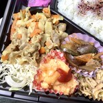 ユーキの手作り弁当 - 【気まぐれ弁当 300円(税込)】おかずコーナー