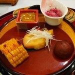 Umibeno Oyado Ikkyuu - 前菜(左上の四角いのが烏賊の塩辛)