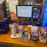 チイナ邸 窯焼きピザ＆生パスタ＆大衆イタリア料理のダイニングバー - 