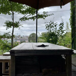 鹿落堂 - テラス席のテーブル