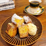 粉の実 - モーニングＤセット（フレンチトースト）。美味しい珈琲がついて税別 550円って、安くないですか!?