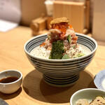 日本橋海鮮丼 つじ半 - ぜいたく丼 梅のうに増し　鯛のお刺身付き