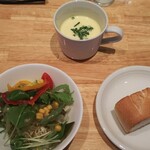 ボーノ - サービスランチ  サラダ  スープ  パン