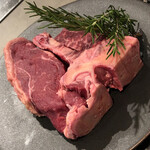 ピアット ディ テアトロ ヒビ - ど迫力の牛さん　コストコで見かけるサイズですね