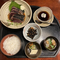 土佐料理 祢保希 赤坂店 - 鰹のたたき定食。