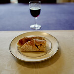 モイベーカリー - ワインを注ぎ足し、アンチョビ・ガーリックも試してみる