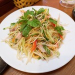 ベトナム料理 ハイズォンクアン - アヒルと人参のサラダ‼️