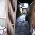 お店の入り口です