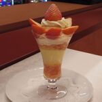 資生堂パーラー - 長崎県 島原地区産 “恋みのり”のストロベリーパフェ