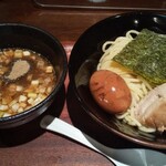 つけ麺屋しずく - 全部入り魚介つけ麺 1,150円