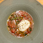 L’AS - 2021.9 桃とトマトのガスパチョスープに浮かぶ自家製ブッラータチーズ