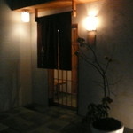 岩さき - （23年11月）通りから１本入った路地にありました