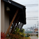アイムホーム カフェ - お店の前の小道を通り入口へ・・・