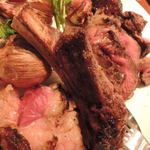 ワカヌイ グリル ダイニング トーキョー - アングルを変えて。