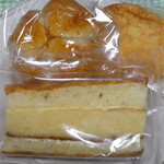 手造りパン工房 パオ - カレーパン・カステラサンド・クルミパン