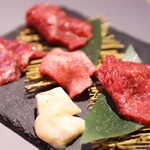 厚切り仙台牛タンと黒毛和牛食べ放題 焼肉倶楽部 - 