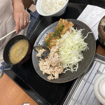 からやま - 青唐辛子唐揚げと豚しゃぶ定食（＾∇＾）