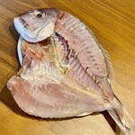 カネヒデ小林商店 - 以前も紹介しましたが改めて　鯛の干物です　巨大です