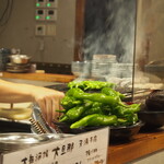 大旦那 - 山積みの万願寺ししとう