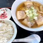 喜多方ラーメン 坂内 - 喜多方ラーメン　680円　半ライス　無料
            （モバイル特典にて初回に限り480円でした）