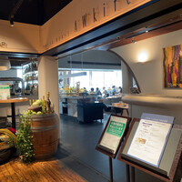 AWkitchen TOKYO 新丸ビル店 - 開放的で素敵な店内。
