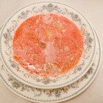 サラファン - サワークリームを溶いた桃色ボルシチ