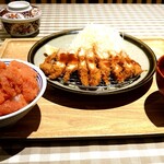 かつ満 - チキンカツ膳♪ 何と言ってもメインはチキンカツではなく明太子食べ放題です♪(笑)