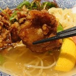 あんかけ焼そば 陳麻婆豆腐 STORM - 柑橘鶏塩涼麺にトッピングされてる唐揚げ