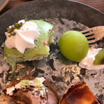 cafe&bakery C'est la vie - こんなシャインマスカットまで付けるとか