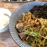 に干し屋 SINCHAN - 太麺混ぜそば850円税込！