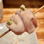 オオクサ - 横から見ると中はほぼレア　優しいふっくらとした火入れです