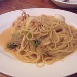 Torattoria Tsukiji Tomina - 本日のパスタB アオリイカと焼葱の和風パスタ