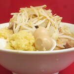 ラーメン二郎 - ラーメン半分＋ニンニク多め＋ショウガ半分