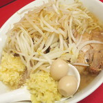 ラーメン二郎 - ラーメン半分＋ニンニク多め＋ショウガ半分