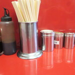 ラーメン二郎 - 卓上調味料