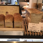 ウィーンの森 - 角食パン　300円