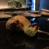 焼鳥 篠原 - 稀少部位の「そり」。弾力ある食感と、パーン！と弾ける旨味がインパクト大。