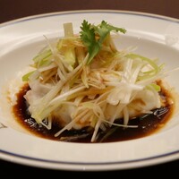 中国料理 桃花林 - 白身魚と帆立貝の挟み蒸し 葱生姜風味