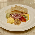 ラウンジ シーウインド - オープンサンド＠アボカドエビディップ、卵、ツナ、紫玉ねぎ、きゅうり、トマト、チーズ、ハム