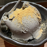 神戸牛焼肉 石田屋。Hanareの上 - 黒ゴマアイス
