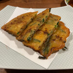 家庭的料理居酒屋 しろとくろ - メニューになかったニラチヂミ