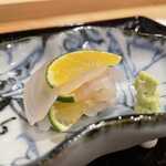 勢麟 - 舞阪の真鯛1日寝かせ造り香り付けみかん