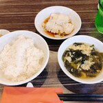 中国酒菜 成龍 - 料理写真:日替わりランチ(スープ、ライス、副菜、ザーサイ)