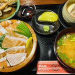 YUMEKOUSEN - サーモン丼＝１１００円 税込